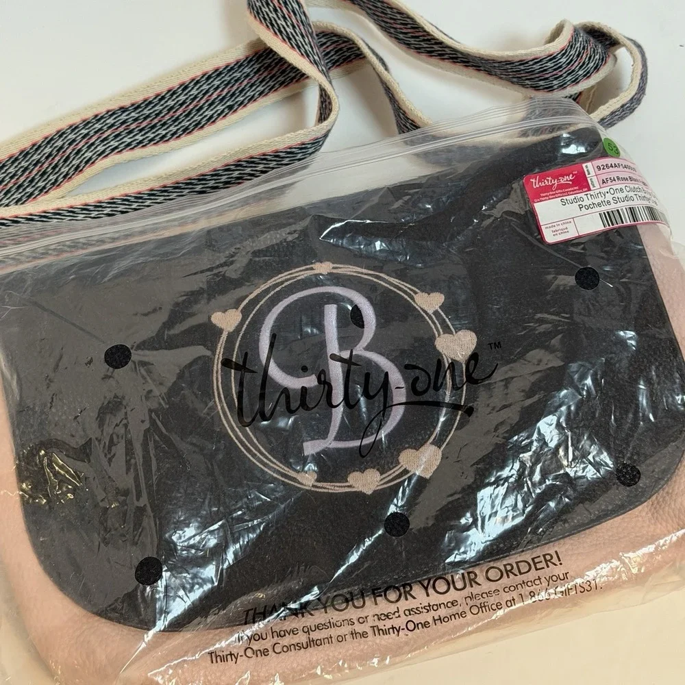 Thirty One Studio Clutch in Rose Blush Pebble Black Flap 